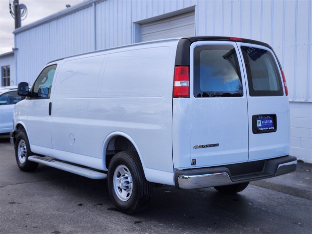 2023 Chevrolet Express 2500 Work Cargo Van photo 2