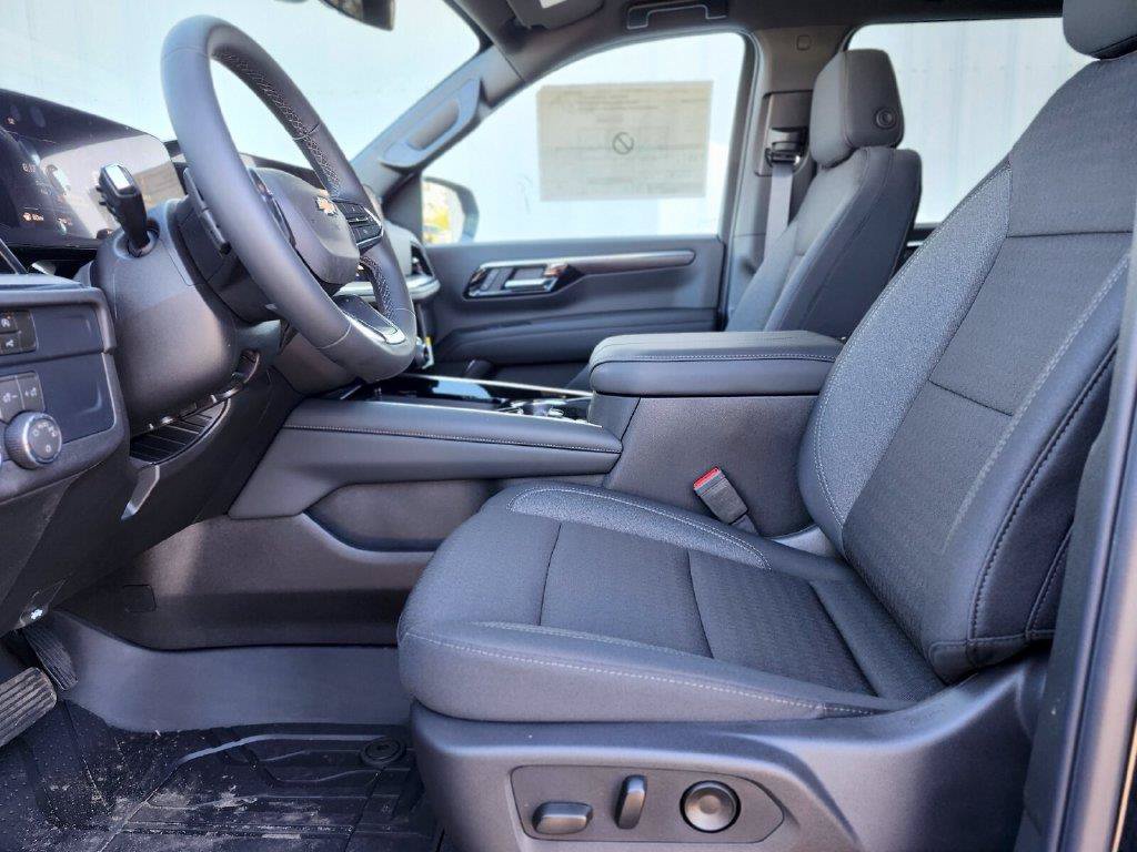 2026 Chevrolet Suburban LS - Photo 18