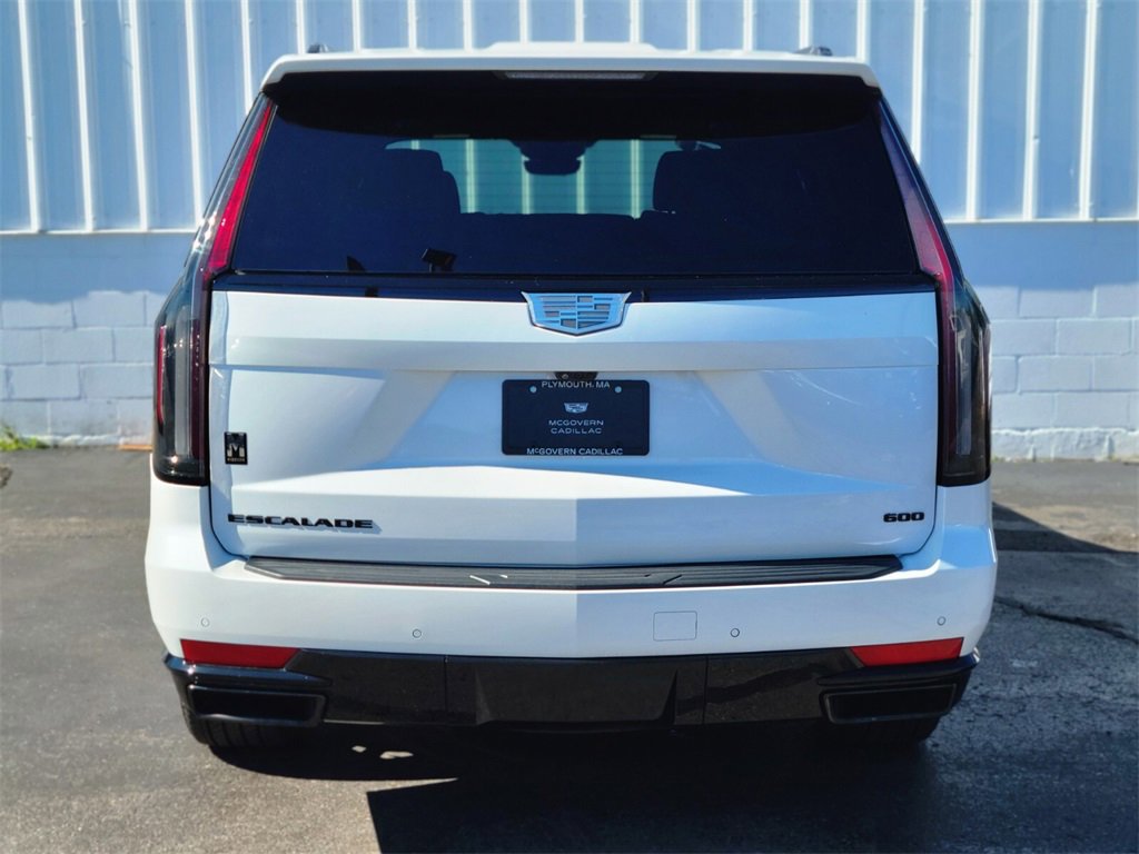 2024 Cadillac Escalade Sport photo 3