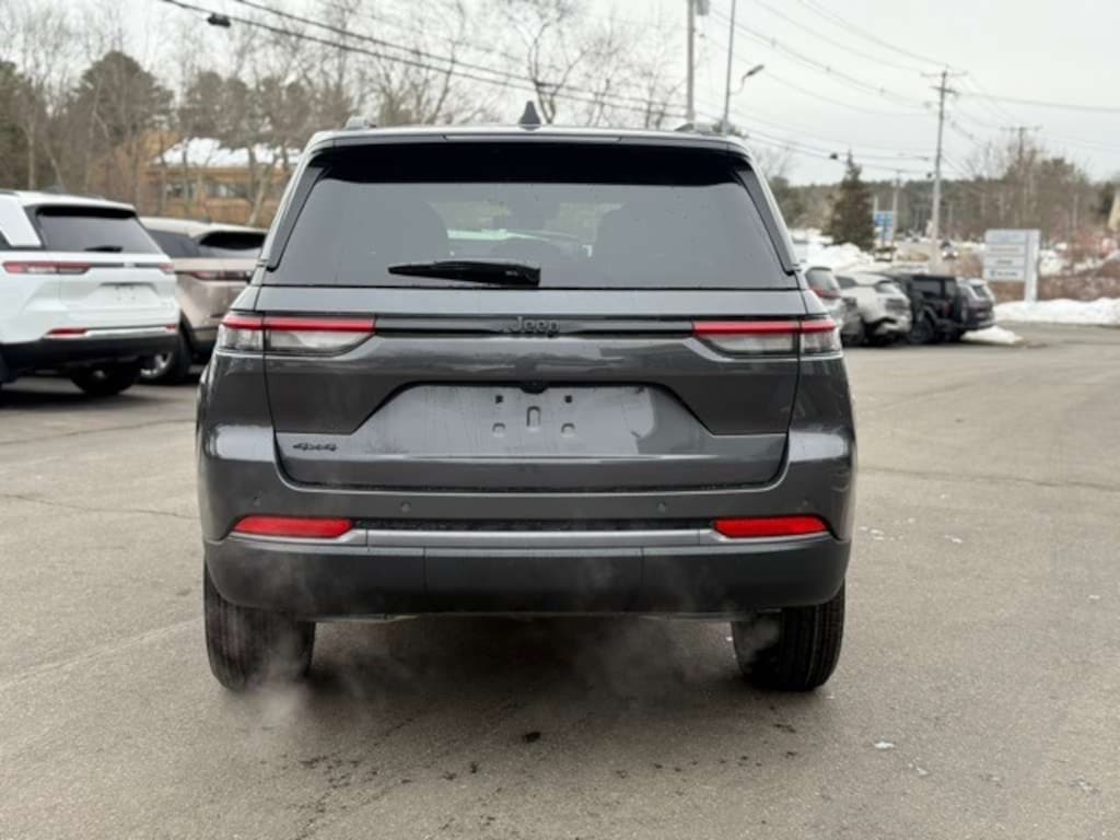 New 2026 Jeep Grand Cherokee Laredo Sport Utility