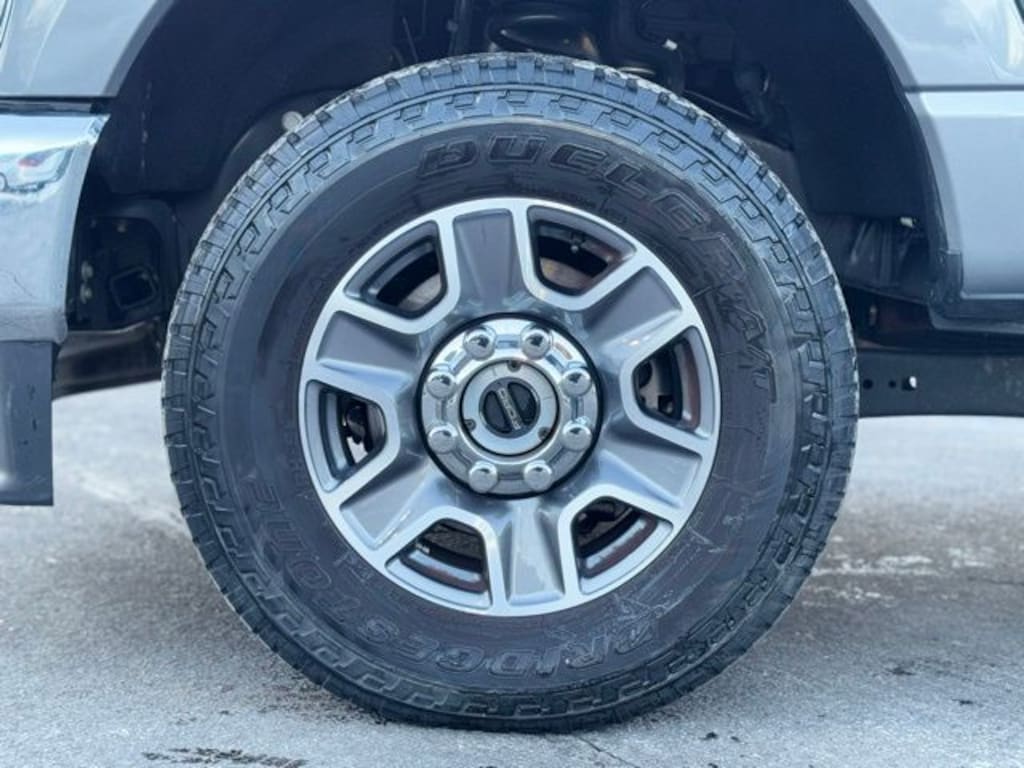 Used 2024 Ford F-250SD Lariat Truck