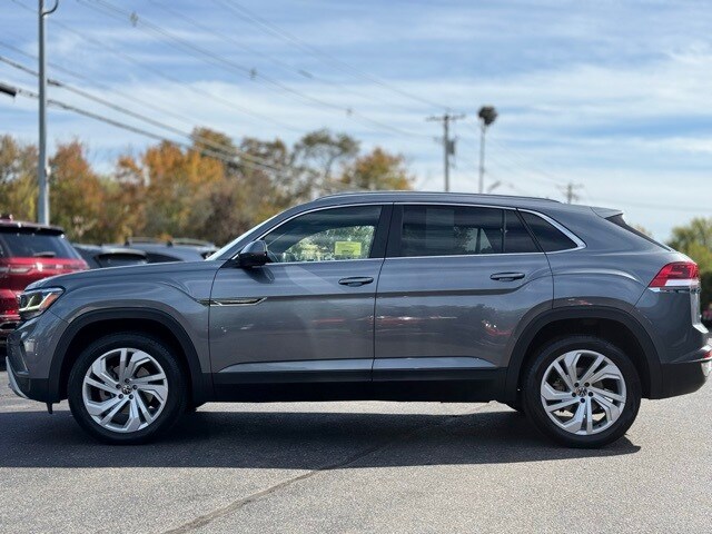 2020 Volkswagen Atlas Cross Sport V6 SEL photo 2