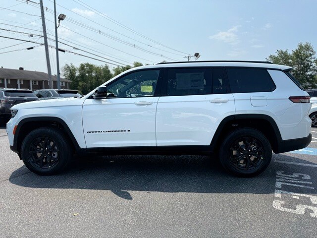 2025 Jeep Grand Cherokee Altitude X photo 2