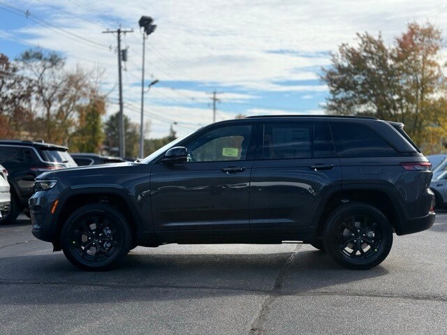2025 Jeep Grand Cherokee Altitude X photo 2