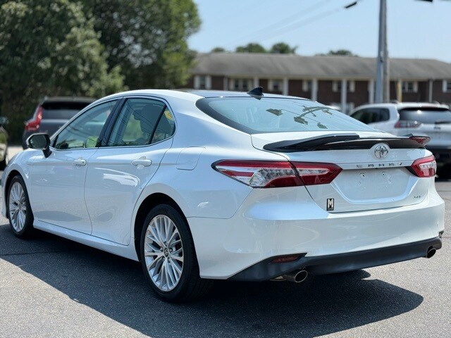 2020 Toyota Camry XLE photo 2
