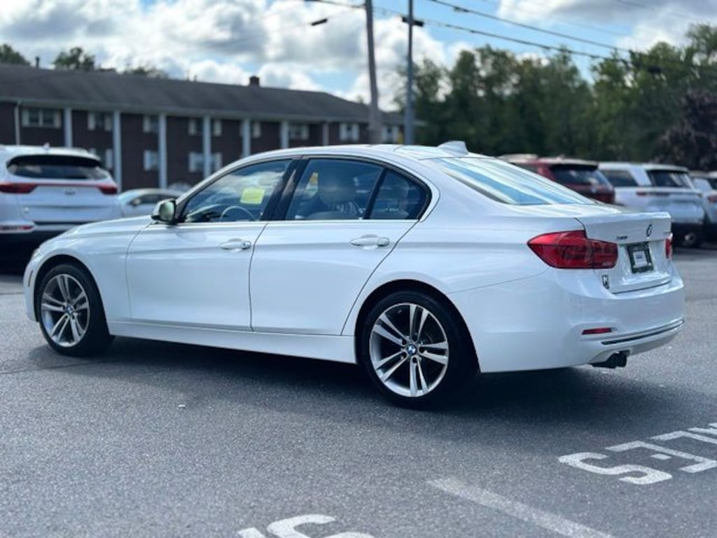 Used 2018 BMW 3 Series 330i xDrive Sedan