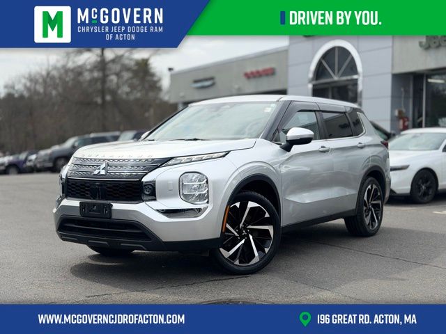 2022 Mitsubishi Outlander ES