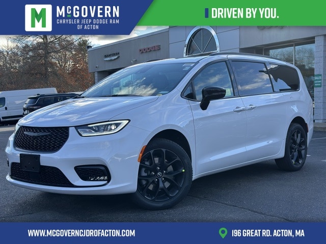 2026 Chrysler Pacifica Select's photo