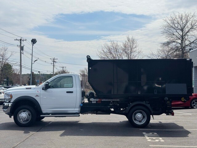 2024 Ram 5500 Tradesman photo 3