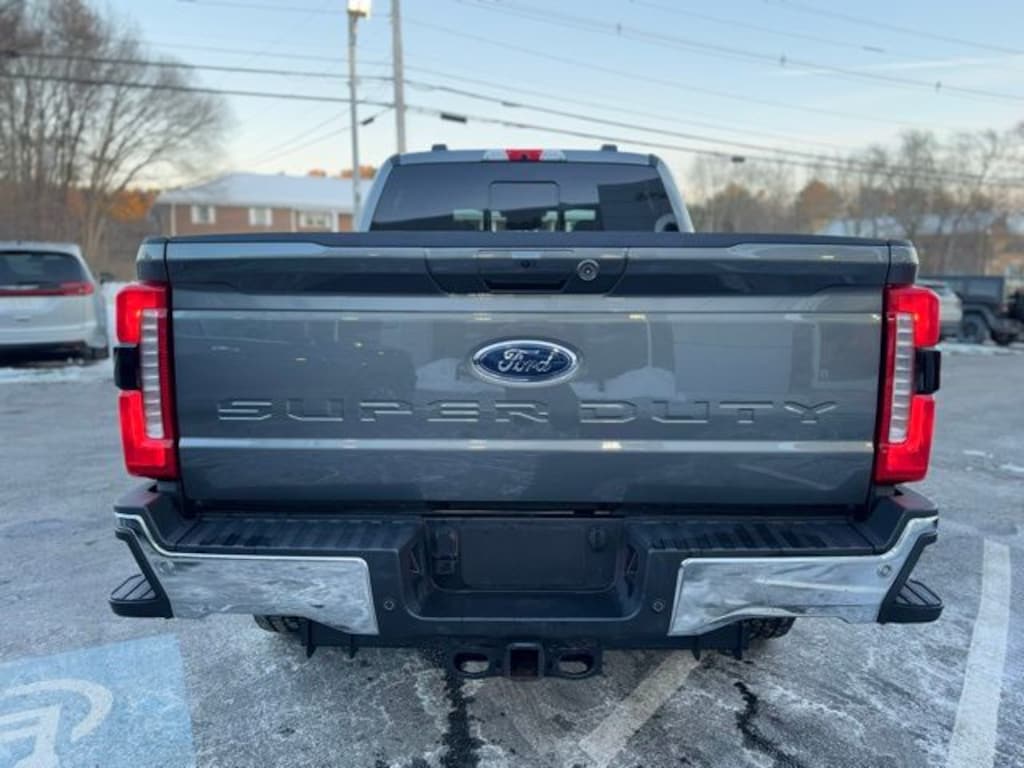 Used 2024 Ford F-250SD Lariat Truck