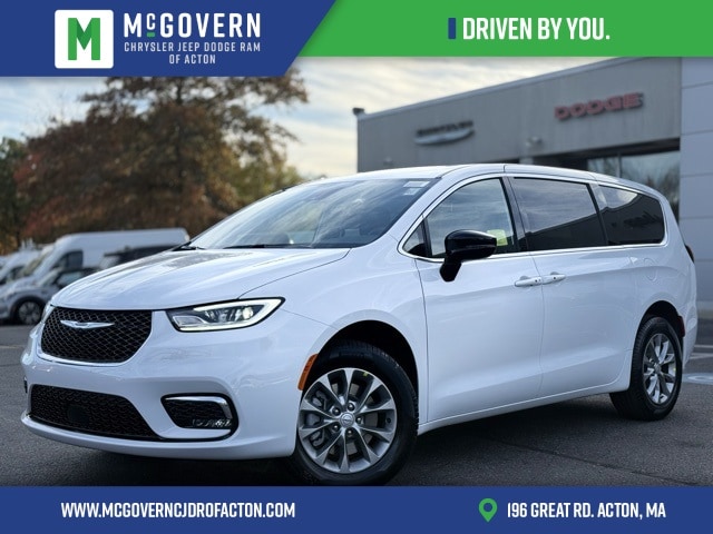 2026 Chrysler Pacifica Select's photo