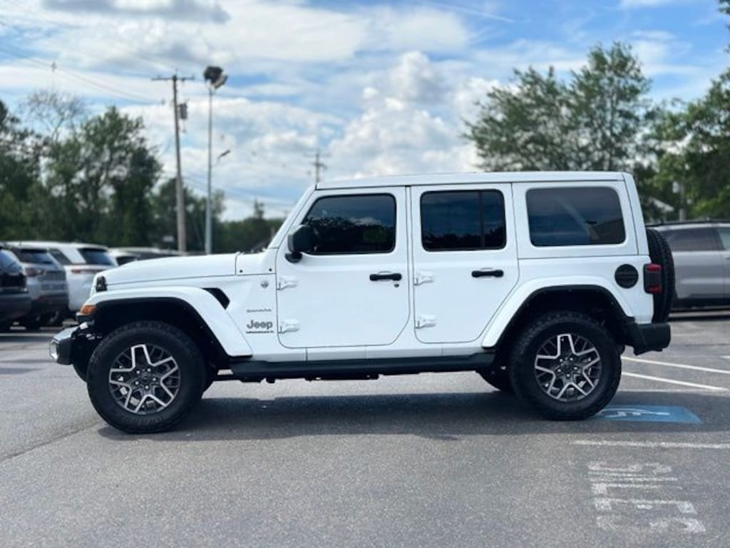 Used 2024 Jeep Wrangler Sahara w/ Sky One Touch SUV