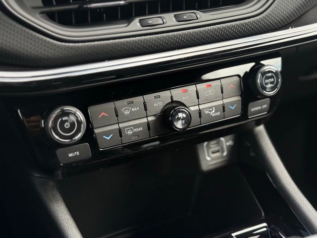 2025 Jeep Compass Limited - Photo 14