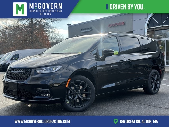 2026 Chrysler Pacifica Select's photo