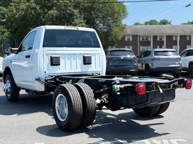 2024 Ram 3500 Tradesman photo 3