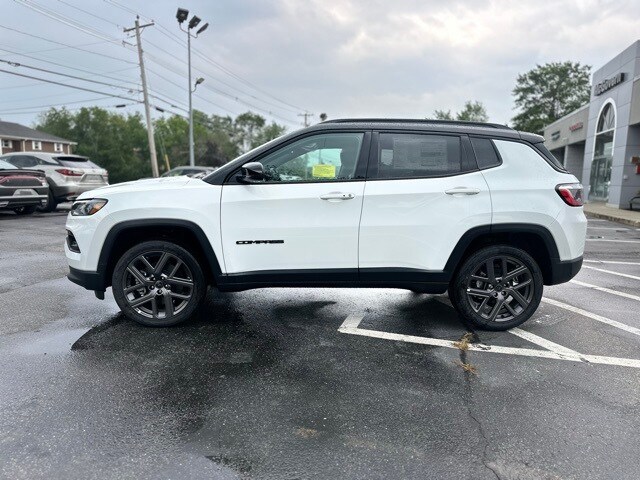 2025 Jeep Compass Limited photo 2