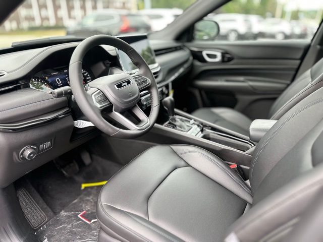 2025 Jeep Compass Limited - Photo 13
