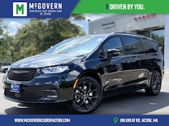 2026 Chrysler Pacifica Limited Passenger Van