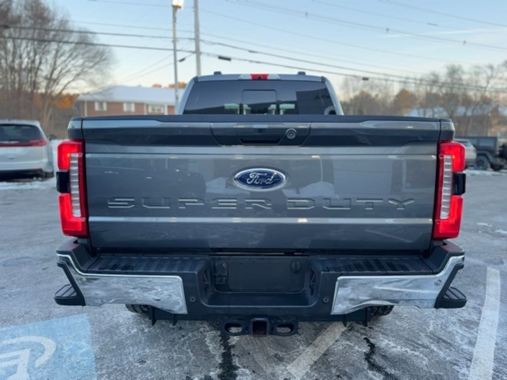 Used 2024 Ford F-250SD Lariat Truck