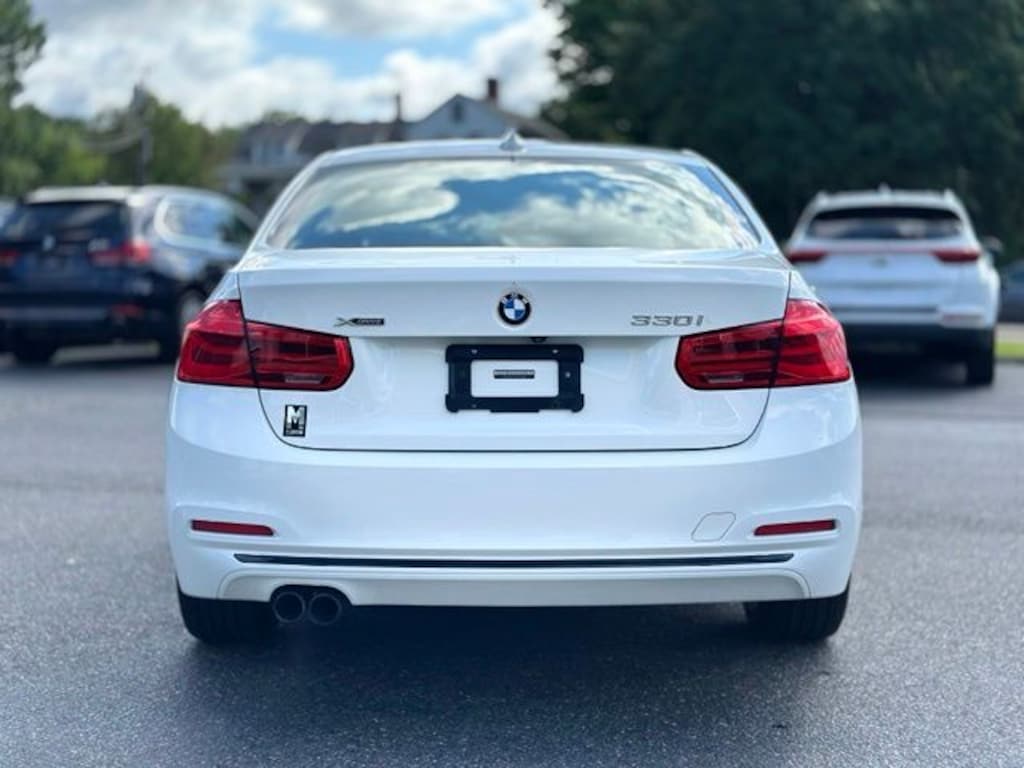 Used 2018 BMW 3 Series 330i xDrive Sedan