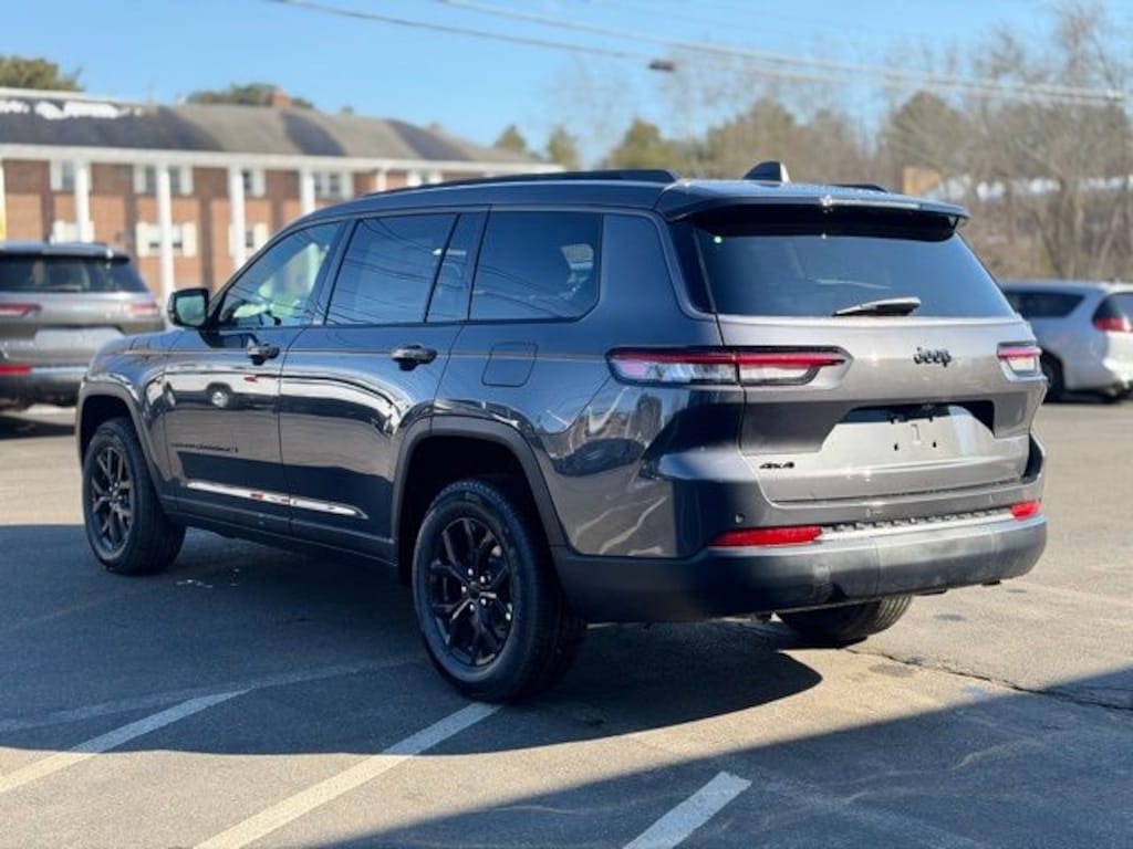 New 2026 Jeep Grand Cherokee L Laredo Sport Utility