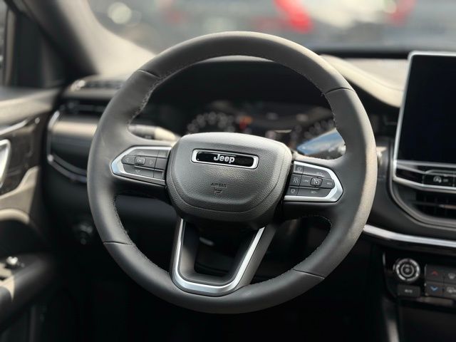 2025 Jeep Compass Limited - Photo 17