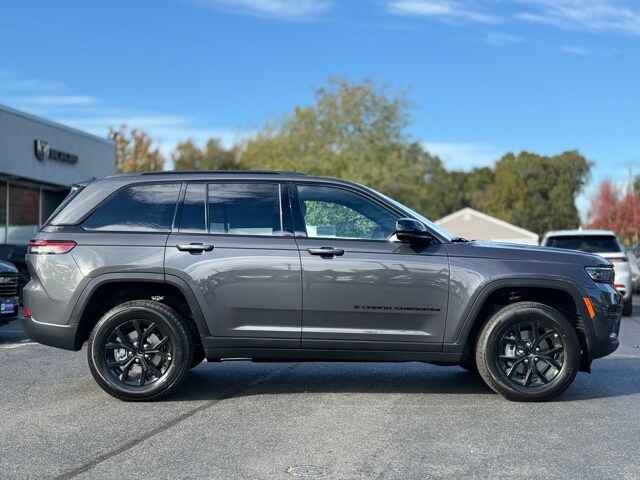 2025 Jeep Grand Cherokee Altitude X photo 4