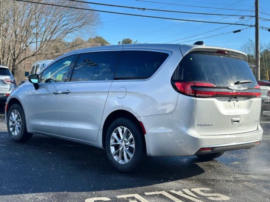 New 2026 Chrysler Pacifica Select Passenger Van