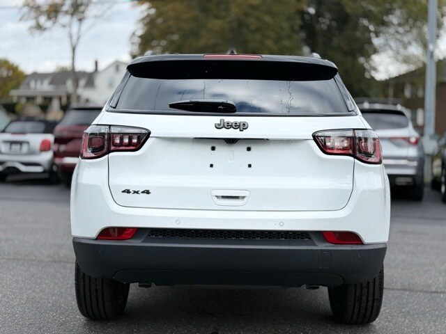 2026 Jeep Compass Limited photo 3