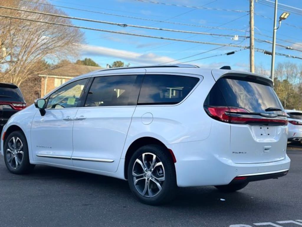 New 2026 Chrysler Pacifica Pinnacle Passenger Van