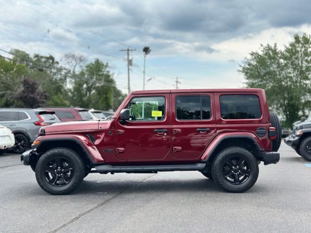 Used 2021 Jeep Wrangler Unlimited Sahara Altitude SUV