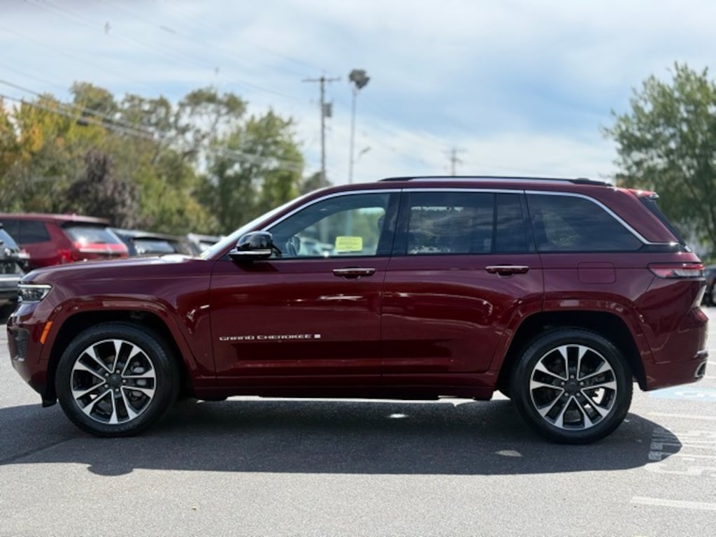 Used 2022 Jeep Grand Cherokee Overland SUV