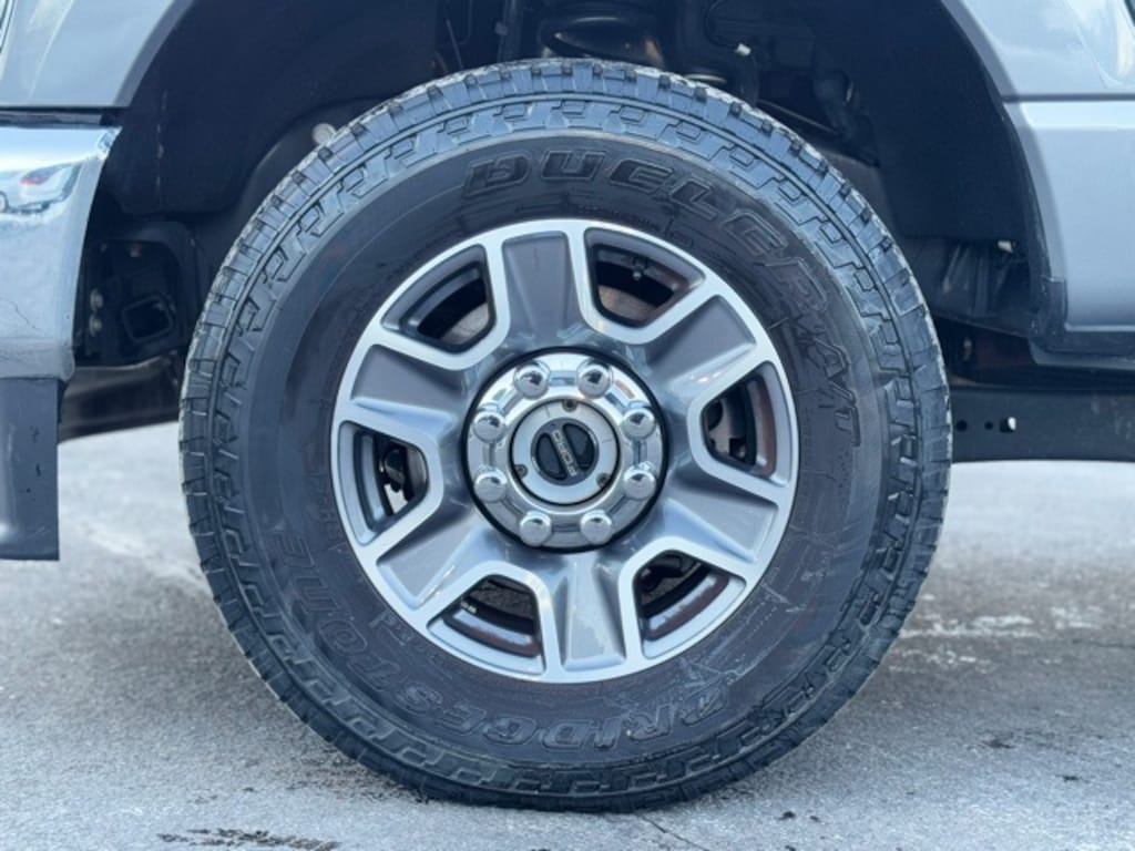 Used 2024 Ford F-250SD Lariat Truck
