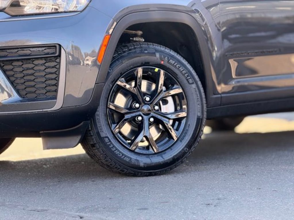 New 2026 Jeep Grand Cherokee L Laredo Sport Utility