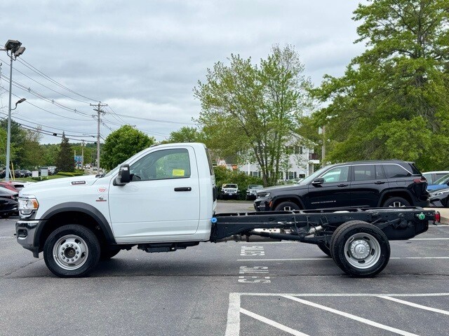 2024 Ram 5500 Tradesman photo 3