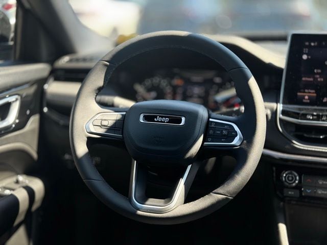2025 Jeep Compass Limited - Photo 18
