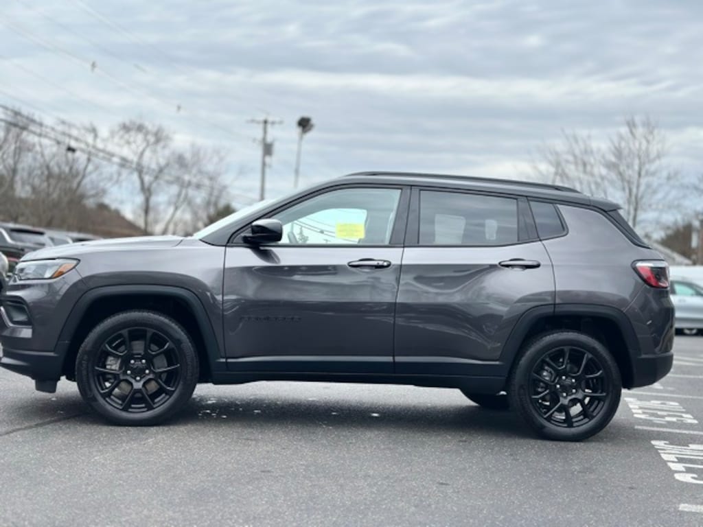 Used 2023 Jeep Compass Altitude SUV