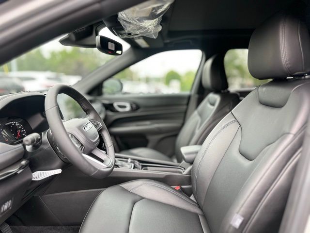 2025 Jeep Compass Limited - Photo 14