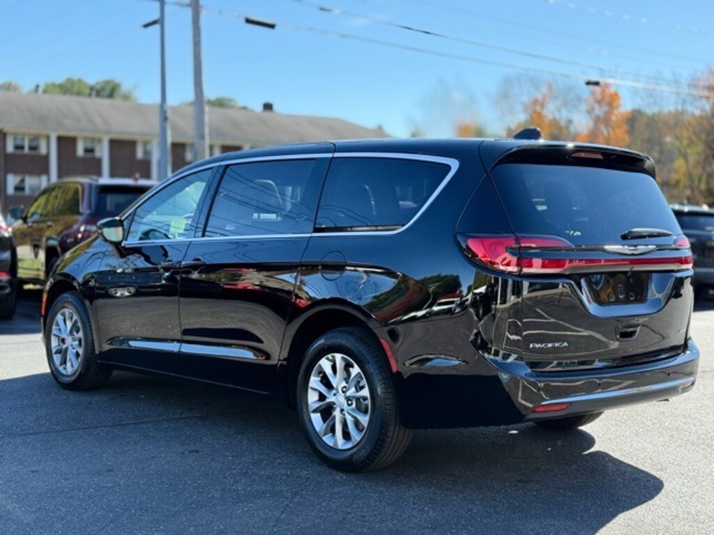 New 2026 Chrysler Pacifica Select Passenger Van