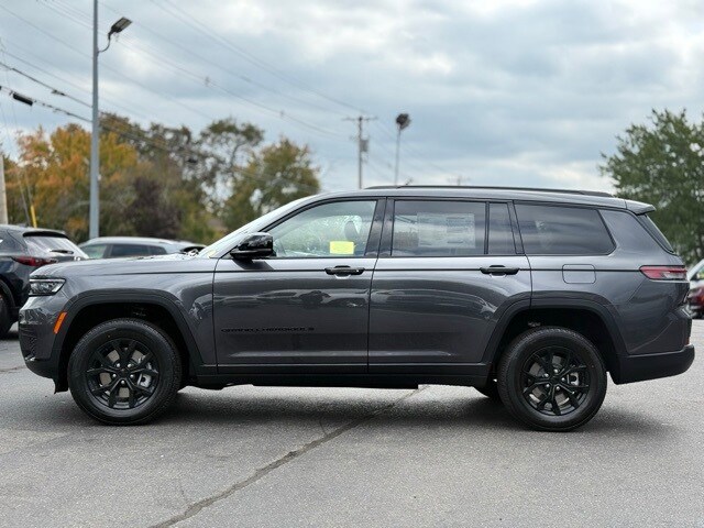 2025 Jeep Grand Cherokee Altitude X photo 2