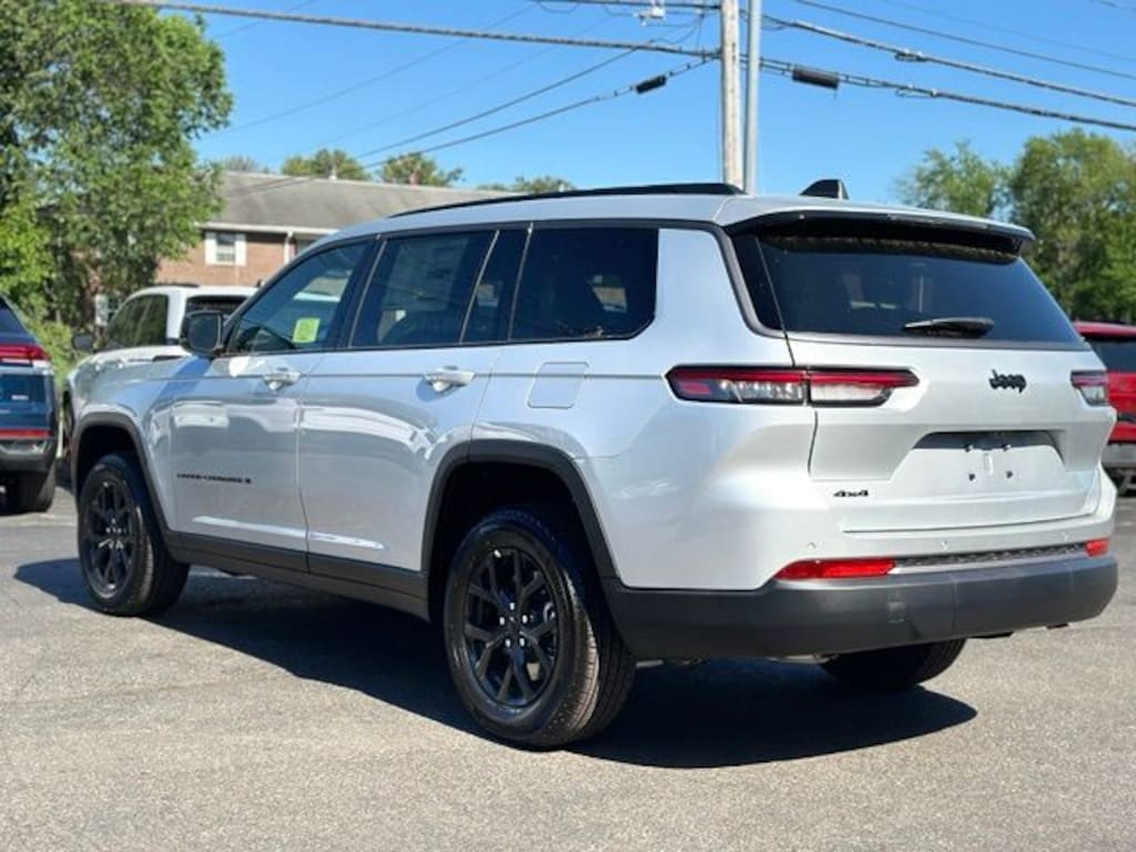 New 2026 Jeep Grand Cherokee L Laredo Sport Utility