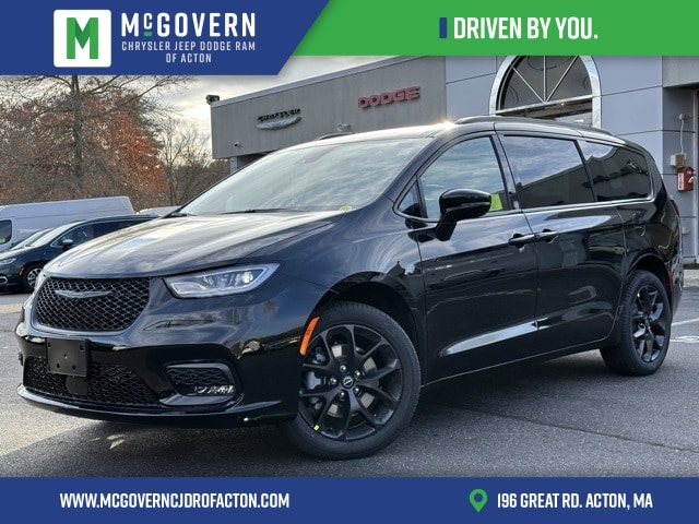 2026 Chrysler Pacifica Select's photo