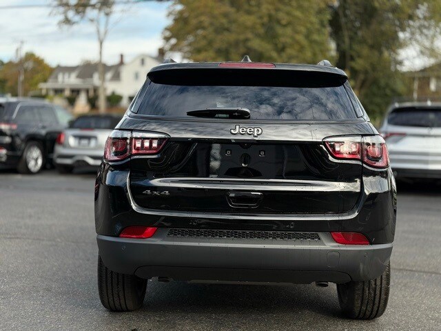 2026 Jeep Compass Limited photo 3