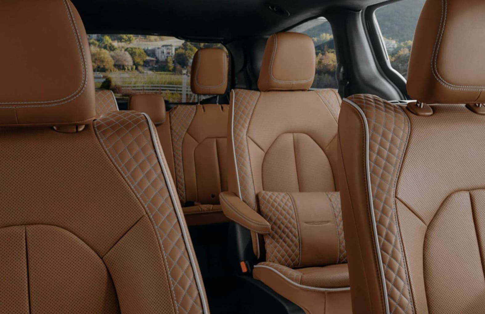  Chrysler Pacifica interior and seating