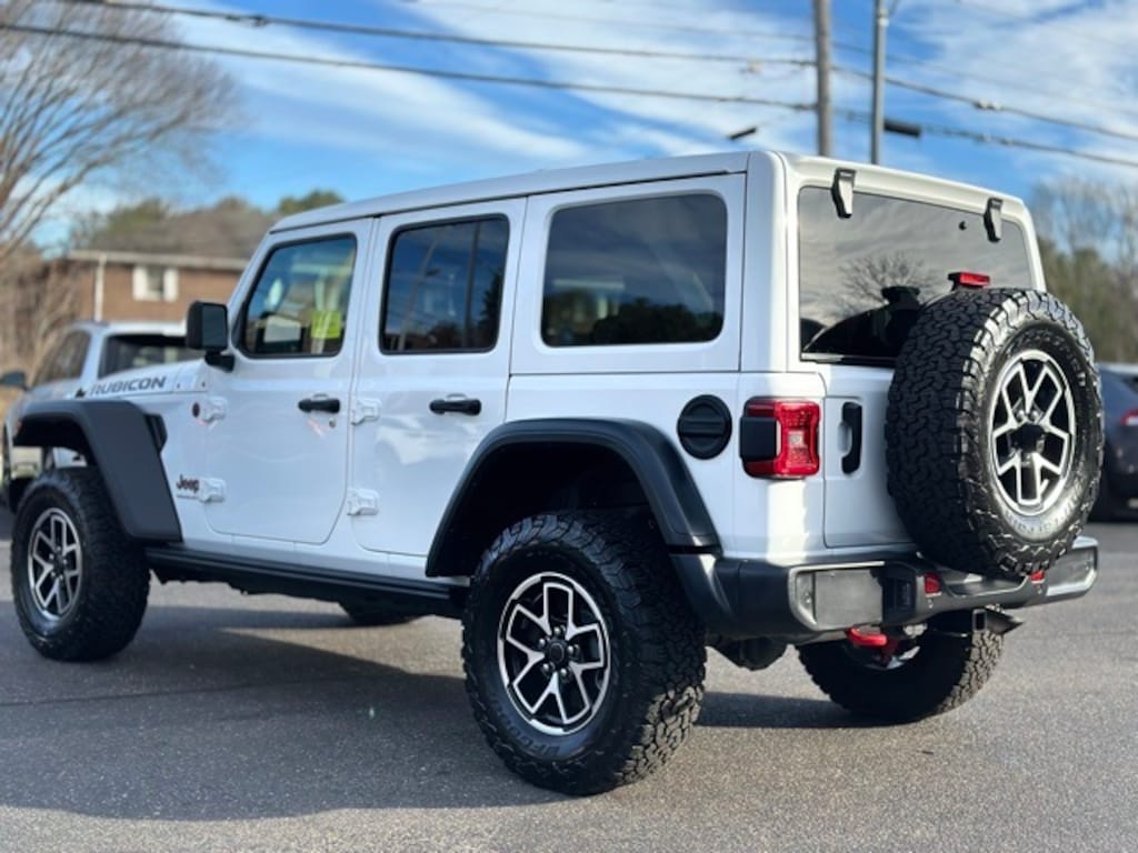 Used 2025 Jeep Wrangler Rubicon SUV