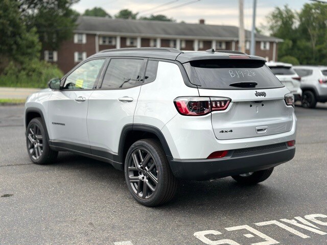 2025 Jeep Compass Limited photo 2