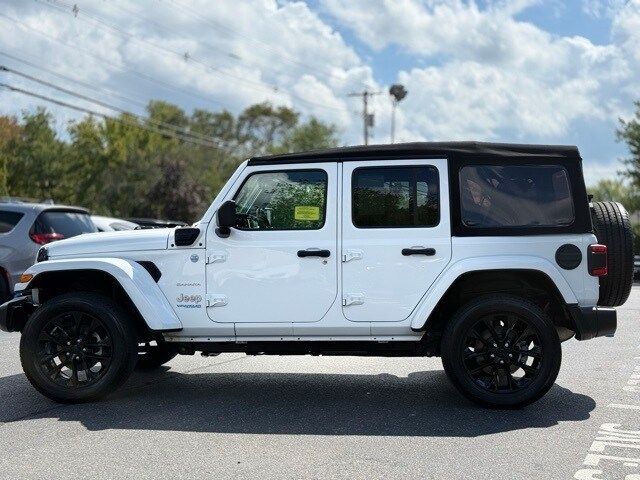 2022 Jeep Wrangler Unlimited Sahara 4xe photo 2