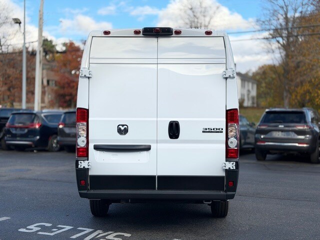 2026 Ram ProMaster 3500 Cargo Van photo 4