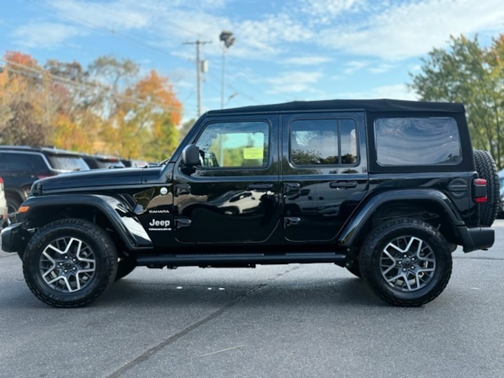 Used 2024 Jeep Wrangler Sahara SUV