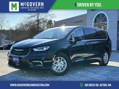 2026 Chrysler Pacifica Select Passenger Van